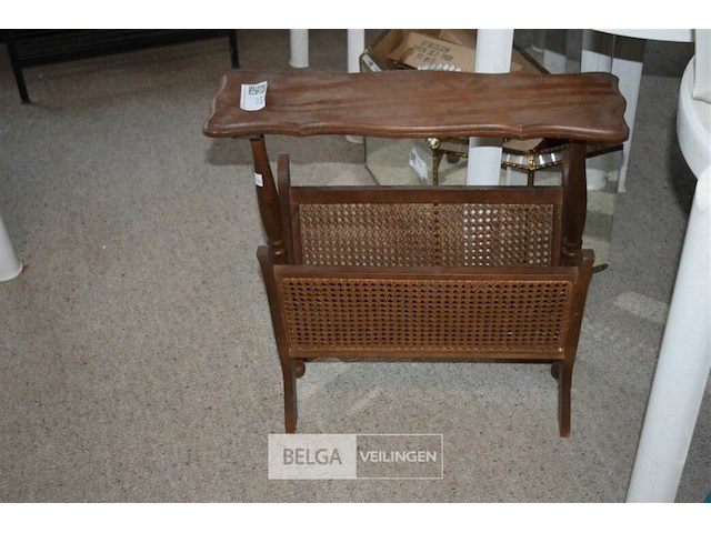 Krantenbak - afbeelding 1 van  3