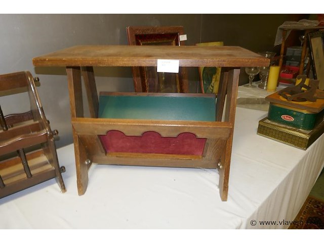 Krantenbakje - afbeelding 1 van  1