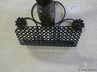 Krantenhouder in metaal - afbeelding 2 van  3