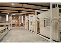 Kraussmaffei pu-injectiepersen 12,5 × 3,3 m – 260 ton voor complete sandwich- en hsb wandpanelen - afbeelding 5 van  7