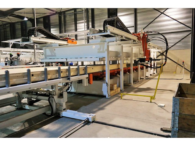 Kraussmaffei pu-injectiepersen 12,5 × 3,3 m – 260 ton voor complete sandwich- en hsb wandpanelen - afbeelding 2 van  7