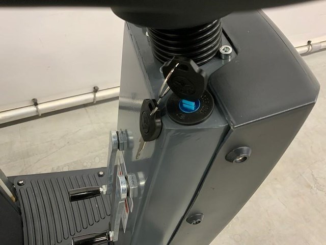 Kremer - 2025 - kr-fl70 - zitschrobmachine - afbeelding 13 van  16