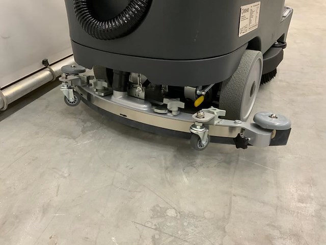 Kremer - 2025 - kr-fl70 - zitschrobmachine - afbeelding 4 van  16