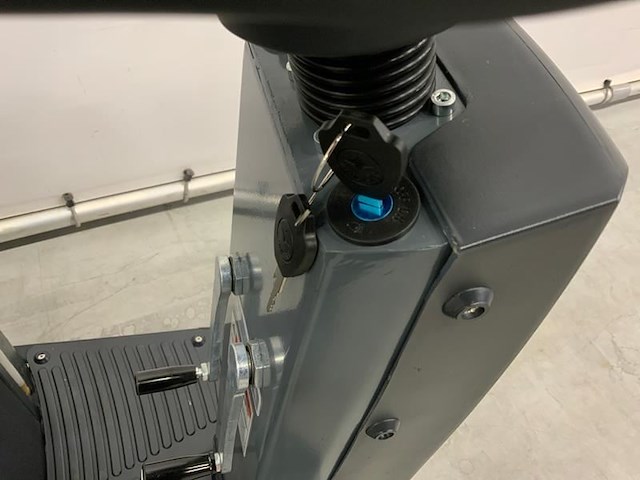Kremer - 2025 - kr-fl70 - zitschrobmachine - afbeelding 13 van  16