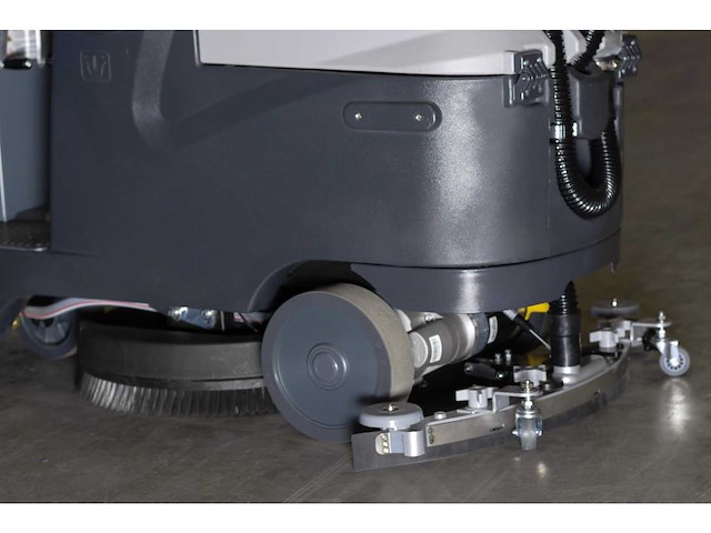 Kremer - 2025 - kr-fr70 - industriële zit schrobzuigmachine - afbeelding 2 van  21