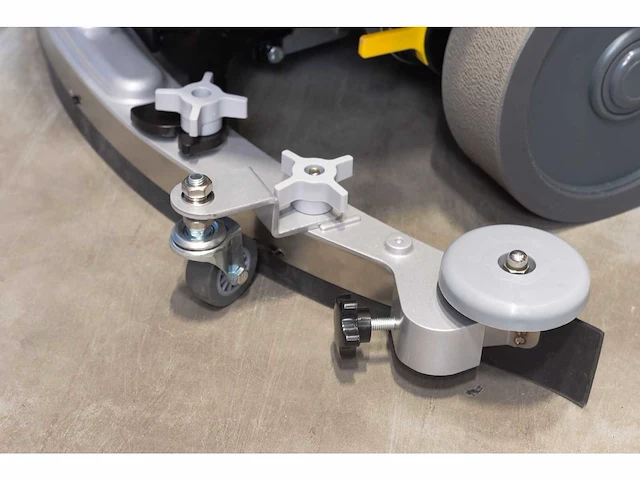 Kremer - 2025 - kr-fr70 - industriële zit schrobzuigmachine - afbeelding 8 van  23