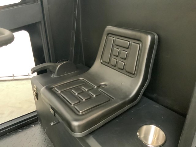 Kremer - 2025 - krs100 - straatveegmachine - afbeelding 2 van  24