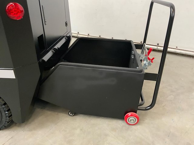 Kremer - 2025 - krs100 - straatveegmachine - afbeelding 4 van  24