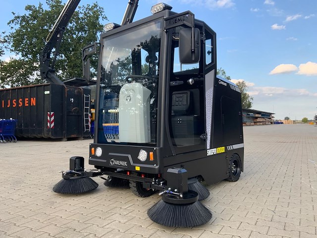Kremer - 2025 - krs100 - straatveegmachine - afbeelding 1 van  24