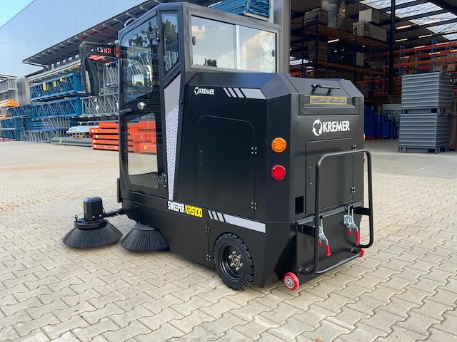 Kremer - 2025 - krs100 - straatveegmachine - afbeelding 18 van  24