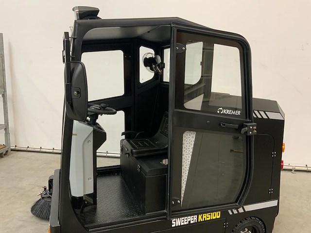 Kremer - 2025 - krs100 - straatveegmachine - afbeelding 23 van  24