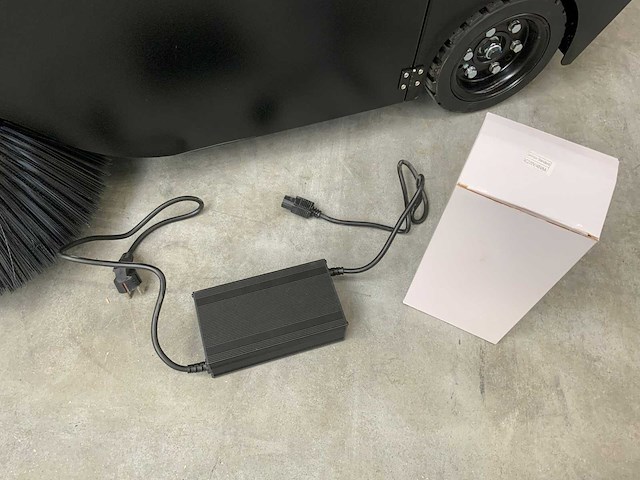 Kremer - 2025 - kryzs4 - zit veegmachine - afbeelding 11 van  18