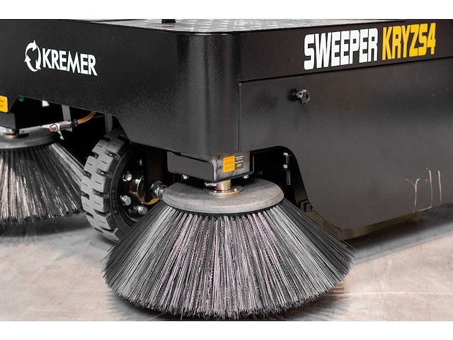 Kremer - 2025 - kryzs4 - zit veegmachine - afbeelding 13 van  18