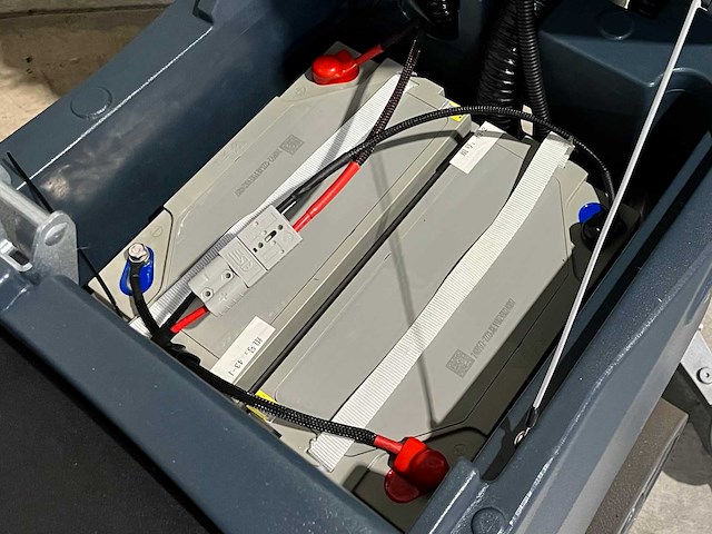 Kremer kr-fl70 zelfrijdende vloerschrobmachine - afbeelding 3 van  33