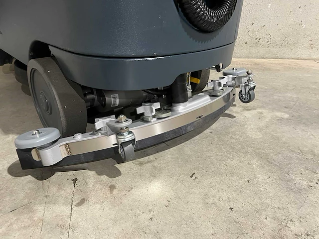 Kremer kr-fr70 zelfrijdende vloerschrobmachine - afbeelding 18 van  33