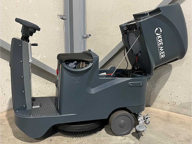 Kremer kr-fr70 zelfrijdende vloerschrobmachine - afbeelding 2 van  22