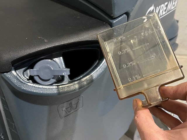 Kremer kr-fr70 zelfrijdende vloerschrobmachine - afbeelding 7 van  22