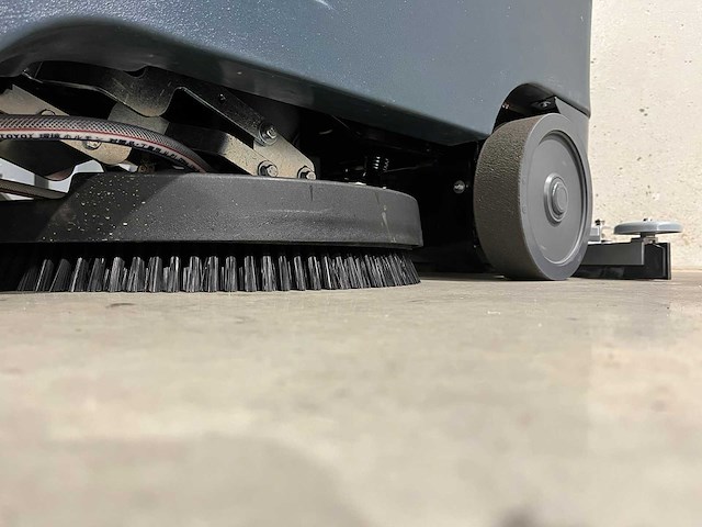 Kremer kr-fr70 zelfrijdende vloerschrobmachine - afbeelding 11 van  23