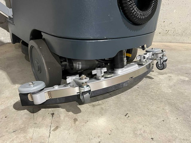 Kremer kr-fr70 zelfrijdende vloerschrobmachine - afbeelding 12 van  23