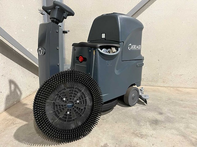 Kremer kr-fr70 zelfrijdende vloerschrobmachine - afbeelding 12 van  20