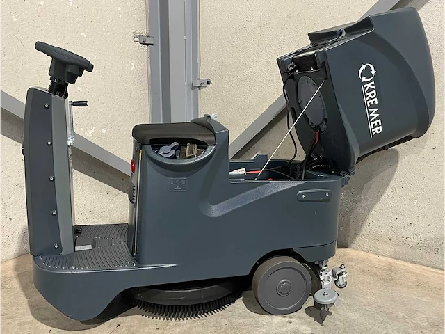 Kremer kr-fr70 zelfrijdende vloerschrobmachine - afbeelding 2 van  33