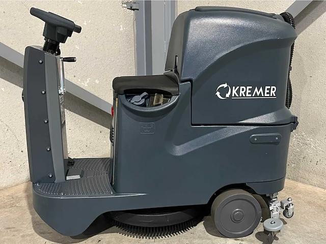 Kremer kr-fr70 zelfrijdende vloerschrobmachine - afbeelding 14 van  33