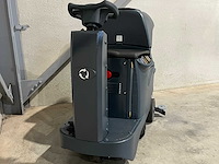 Kremer kr-fr90 zelfrijdende vloerschrobmachine - afbeelding 26 van  33