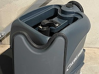 Kremer kr-fr90 zelfrijdende vloerschrobmachine - afbeelding 4 van  33
