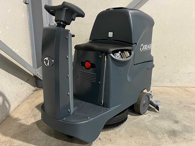 Kremer kr-fr90 zelfrijdende vloerschrobmachine - afbeelding 31 van  33