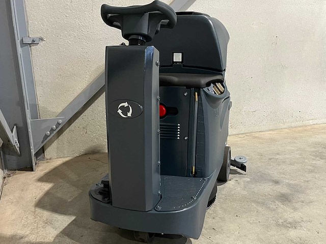 Kremer kr-fr90 zelfrijdende vloerschrobmachine - afbeelding 29 van  29