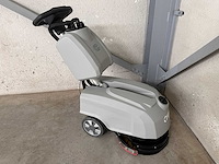 Kremer krm30 vloerschrobmachine - afbeelding 10 van  18