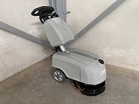 Kremer krm30 vloerschrobmachine - afbeelding 1 van  16