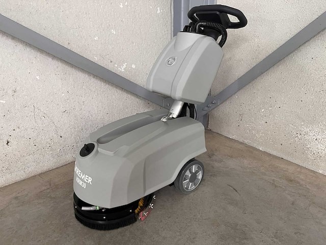 Kremer krm30 vloerschrobmachine - afbeelding 7 van  10