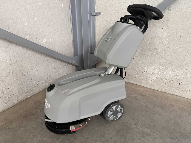 Kremer krm30 vloerschrobmachine - afbeelding 6 van  8