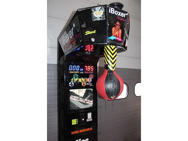 Kriss kross - striptease - i boxer - speelautomaat - afbeelding 7 van  9