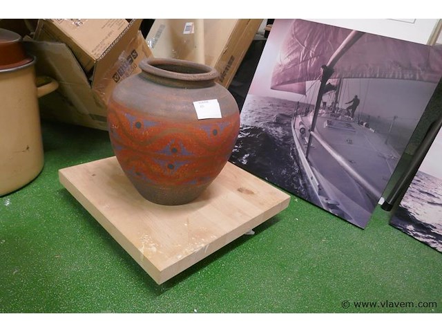 Kruik in steen - afbeelding 1 van  1