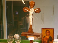 Kruisbeeld in hout - afbeelding 1 van  1