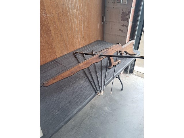 Kruisboog met 6 pijlen l 1160mm b 1050mm h 230mm - afbeelding 3 van  5