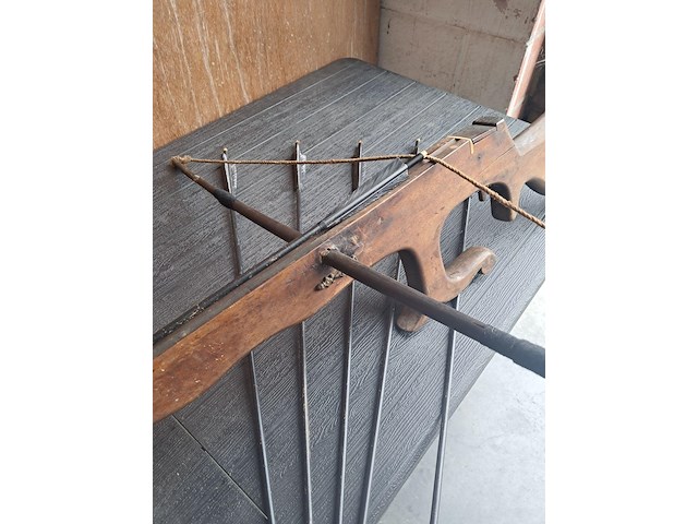 Kruisboog met 6 pijlen l 1160mm b 1050mm h 230mm - afbeelding 4 van  5