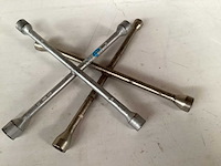 Kruissleutel (2x) - afbeelding 1 van  3
