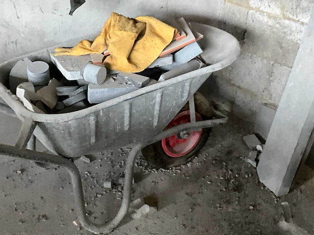 Kruiwagen (2x)+ tuingereedschap - afbeelding 6 van  7