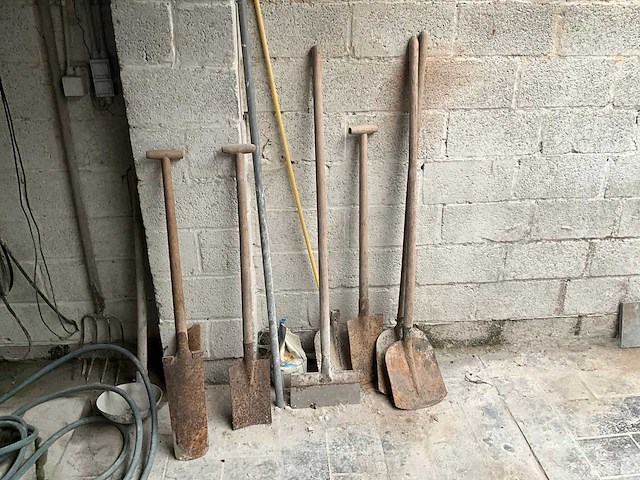 Kruiwagen (2x)+ tuingereedschap - afbeelding 7 van  7