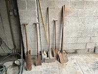 Kruiwagen (2x)+ tuingereedschap - afbeelding 7 van  7