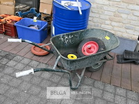 Kruiwagen ford en metalen vat - afbeelding 2 van  4