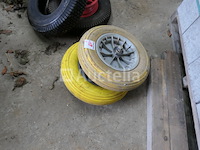 Kruiwagenwielen en speeltuinspel - afbeelding 4 van  7