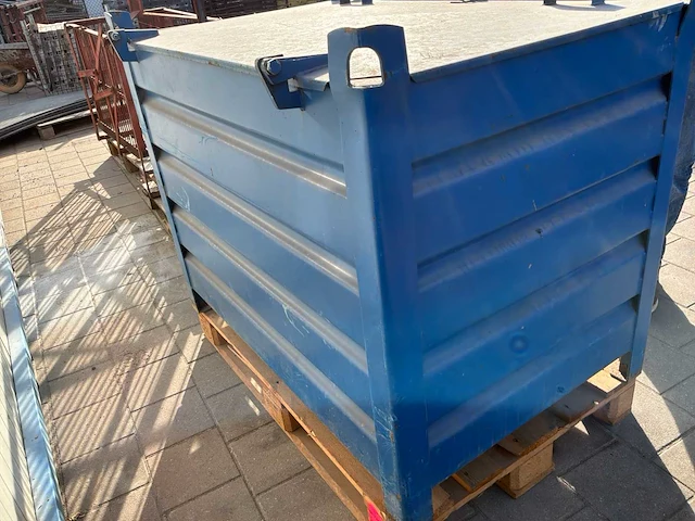 Kruizinga bakken voor op de kraan - afbeelding 3 van  4