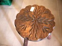 Kruk met houtsnijwerk - afbeelding 2 van  3