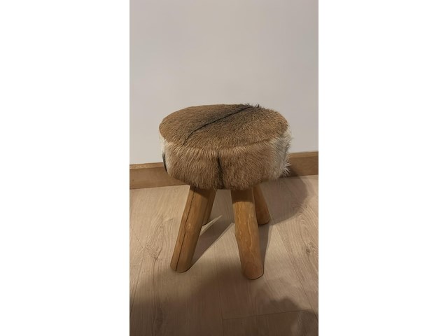 Krukje met koehuid - afbeelding 1 van  1