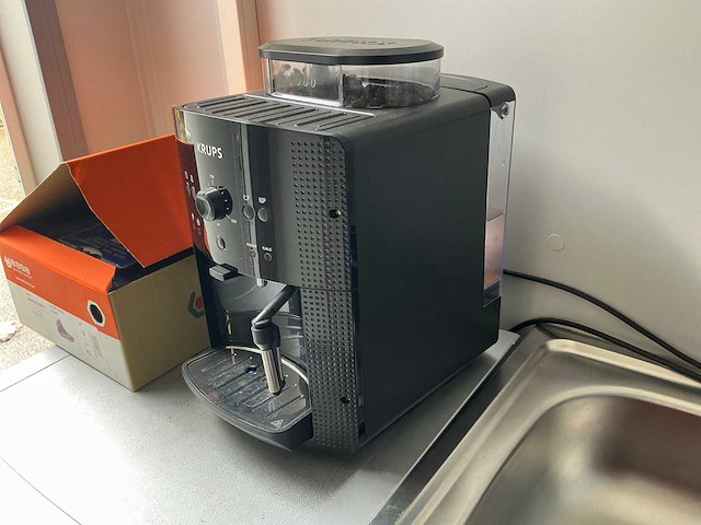 Krups volautomatisch koffiezetapparaat - afbeelding 2 van  2