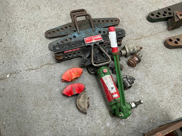 Ks tools 15t hand hydraulische buigmachine - afbeelding 1 van  10